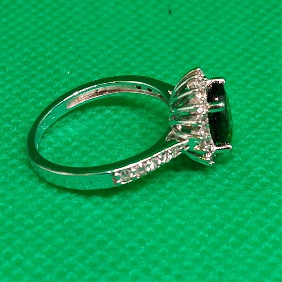 Beautiful Russian chrome diopside, size 5 - Picture 2 of 7